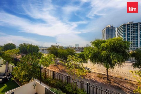Villa para arrendamento em Tilal Al Ghaf, Dubai, EAU 3 quartos, 142.2 m2 № 760253 - foto 8