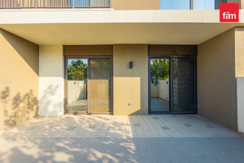 Villa para arrendamento em Tilal Al Ghaf, Dubai, EAU 3 quartos, 142.2 m2 № 760253 - foto 2