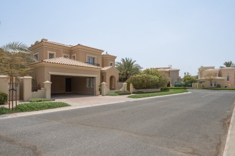 Villa te huur in Arabian Ranches, Dubai, VAE 5 slaapkamers, 471.24 vr.m., nr 757564 - foto 3