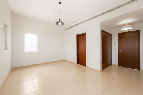 Villa te huur in Arabian Ranches, Dubai, VAE 5 slaapkamers, 471.24 vr.m., nr 757564 - foto 17