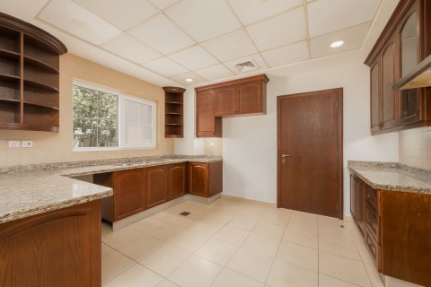 Villa te huur in Arabian Ranches, Dubai, VAE 5 slaapkamers, 471.24 vr.m., nr 757564 - foto 8