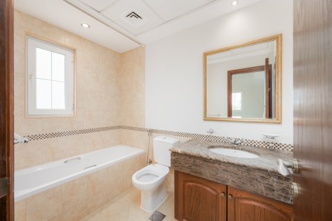 Villa te huur in Arabian Ranches, Dubai, VAE 5 slaapkamers, 471.24 vr.m., nr 757564 - foto 18