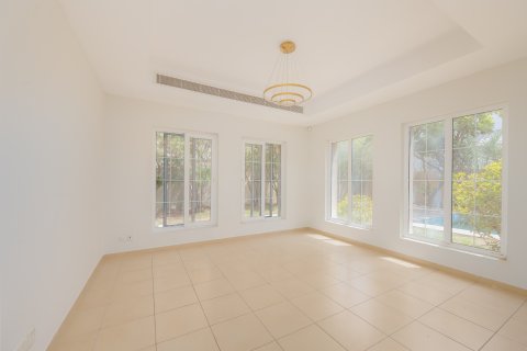 Villa te huur in Arabian Ranches, Dubai, VAE 5 slaapkamers, 471.24 vr.m., nr 757564 - foto 11