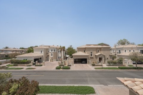 Villa te huur in Arabian Ranches, Dubai, VAE 5 slaapkamers, 471.24 vr.m., nr 757564 - foto 4