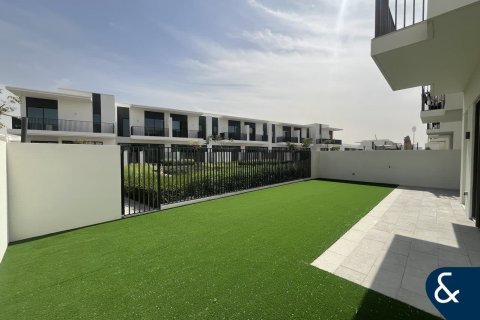 Városi lakóépület itt: The Valley, Dubai, EAE, 4 hálószoba, 288 m², azonosító: 698100 - fénykép 15
