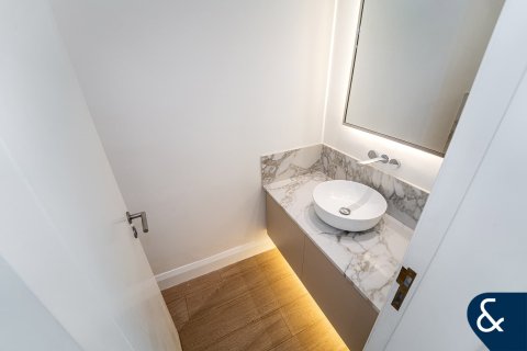 Kaupunkipientalo Jumeirah Golf Estates, Dubai, Arabiemiraatit 3 makuuhuonetta, 267 m2 № 698095 - kuva 5