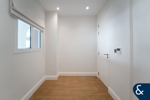 Kaupunkipientalo Jumeirah Golf Estates, Dubai, Arabiemiraatit 3 makuuhuonetta, 267 m2 № 698095 - kuva 6