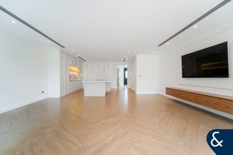 Kaupunkipientalo Jumeirah Golf Estates, Dubai, Arabiemiraatit 3 makuuhuonetta, 267 m2 № 698095 - kuva 3