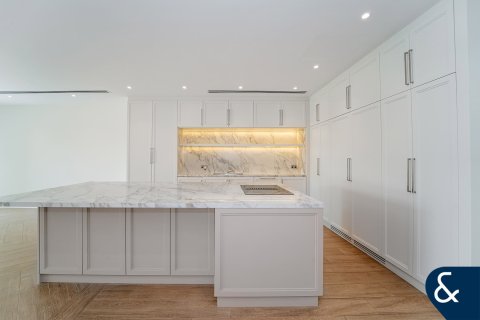 Kaupunkipientalo Jumeirah Golf Estates, Dubai, Arabiemiraatit 3 makuuhuonetta, 267 m2 № 698095 - kuva 1