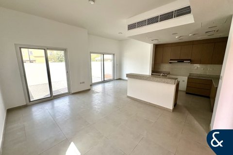 تاون هاوس للإيجار في Dubai Land، دبي، الإمارات العربية المتحدة 3 غرفة نوم ، 153 متر مربع ، رقم 698096 - صورة 1