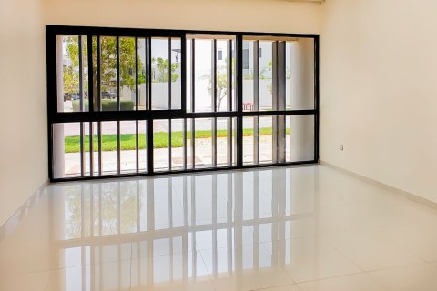 Villa à louer à Dubai, EAU 6 chambres, 434.32 m2 № 751100 - photo 3