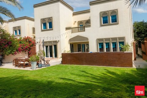 Üürile anda villa asukohaga Jumeirah Park, Dubai, AÜE: 3 magamistoaga, 680 m² Nr 720354 - pilt 3