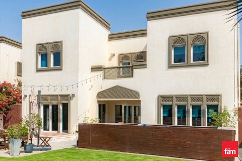 Villa asukohaga Jumeirah Park, Dubai, AÜE: 3 magamistoaga, 680 m² Nr 720354
