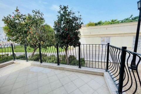Apartmen di Motor City, Dubai, UAE 3 bilik tidur, 230 meter persegi № 705516 - foto 7