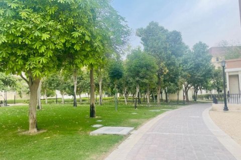 דירה ב Motor City, Dubai, איחוד האמירויות 3 חדרי שינה, 230 מ