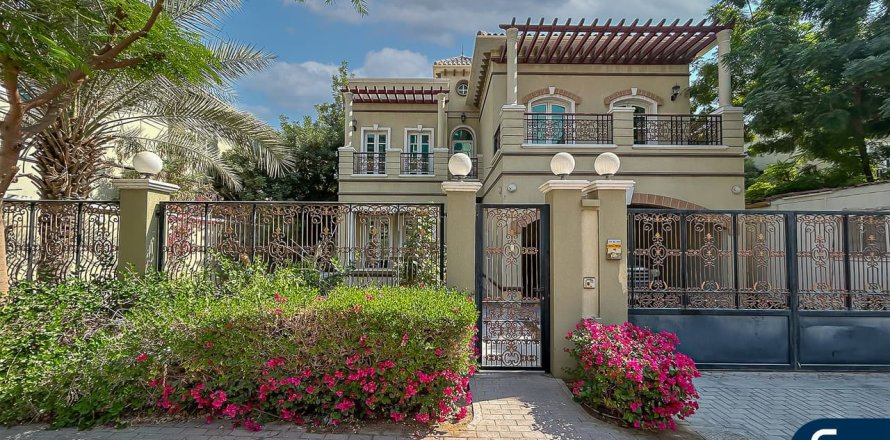 Vila v Dubai Sports City, Dubai, SAE 5 ložnice, 460 m² Č.: 670905