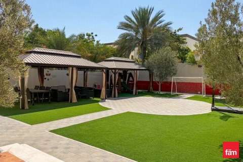 Вілла в Jumeirah Park, Дубай, ОАЕ 3 спальні, 677.7м2 № 718949