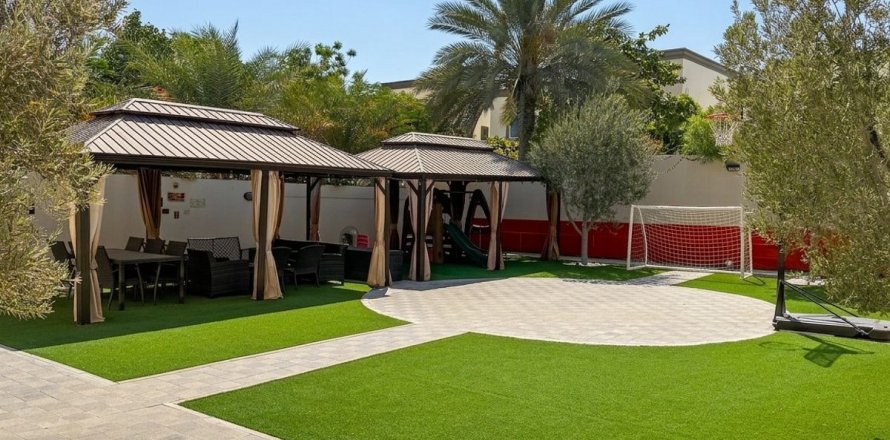 Vila v Jumeirah Park, Dubai, SAE 3 ložnice, 677.7 m² Č.: 718949