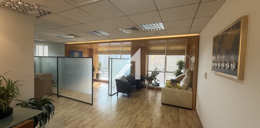 Oficina en Dubai, EAU 106.8 m² № 650573