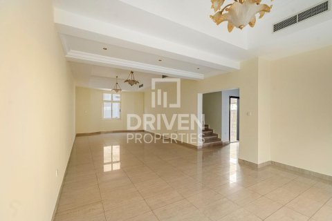 Villa sa Mirdif, Dubai, UAE 3 silid-tulugan, 195.1 sq.m. № 757306 - larawan 1