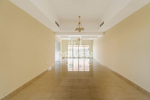 Villa sa Mirdif, Dubai, UAE 3 silid-tulugan, 195.1 sq.m. № 757306 - larawan 2
