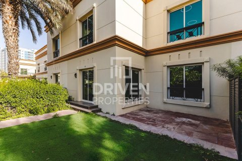 Vila u gradu Al Barsha, Dubai, UAE 4 spavaće sobe, 334.82 m2 Br. 757305 - Slika 23