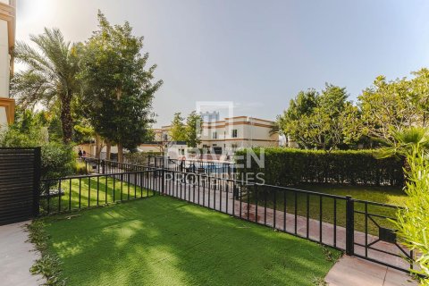 Vila u gradu Al Barsha, Dubai, UAE 4 spavaće sobe, 334.82 m2 Br. 757305 - Slika 22