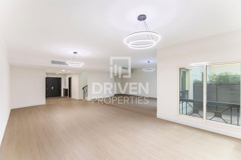 Vila u gradu Al Barsha, Dubai, UAE 4 spavaće sobe, 334.82 m2 Br. 757305 - Slika 4