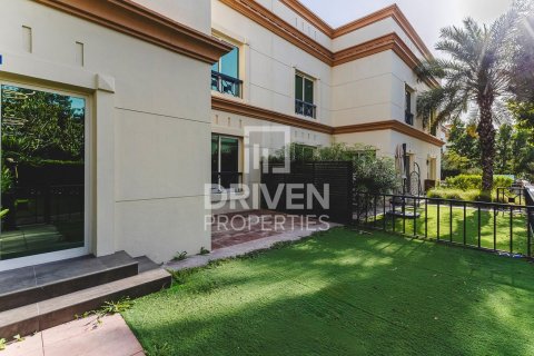 Vila u gradu Al Barsha, Dubai, UAE 4 spavaće sobe, 334.82 m2 Br. 757305 - Slika 25