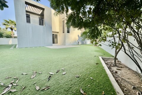 Зняти в оренду віллу в Дубай Хилс Эстейт, ОАЕ 4 спальні, 602.7м2, № 669094 - фото 2