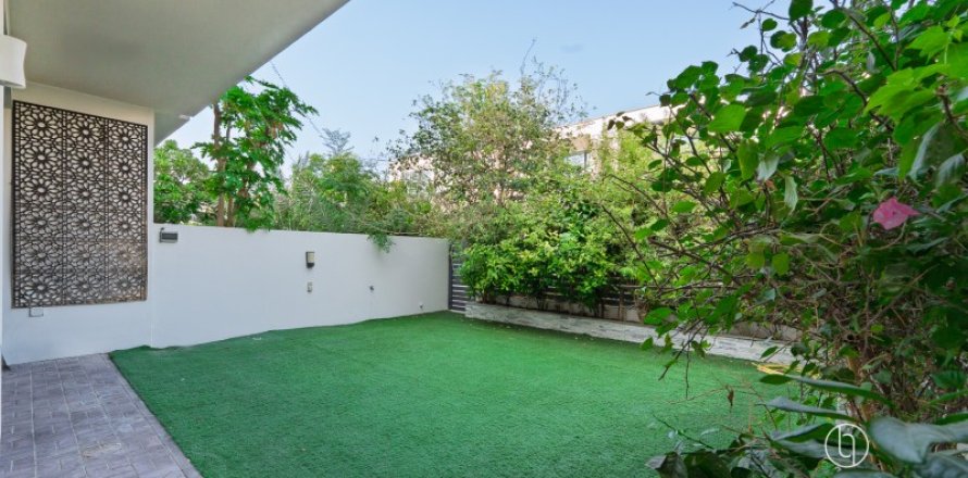 Villa i Dubai Hills Estate, Dubai, UAE 3 sovrum, 270.9 kvm Nr. 669097