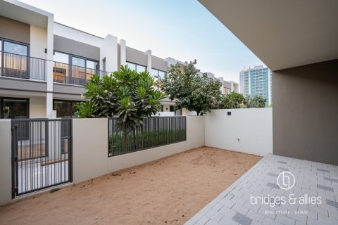 Зняти в оренду віллу в Дубай, ОАЕ 3 спальні, 140.4м2, № 669093 - фото 16