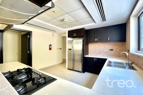 Зняти в оренду віллу в Jumeirah Park, Дубай, ОАЕ 3 спальні, 327.67м2, № 755483 - фото 6