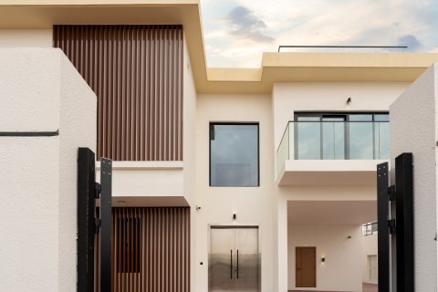 Vilë në Dubai, Emiratet e Bashkuara Arabe 5 dhoma gjumi, 852.85 m2. № 750132 - Foto 2