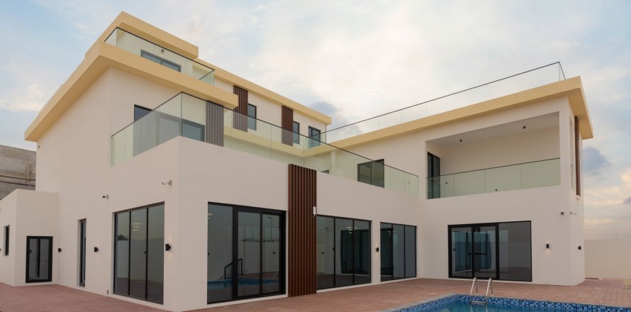 Vilë në Dubai, Emiratet e Bashkuara Arabe 5 dhoma gjumi, 852.85 m2. № 750132