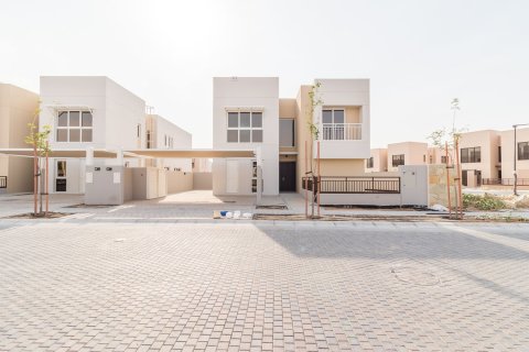 Villa in affitto a Muwaileh Commercial, Sharjah, EAU 5 camere da letto, 388.15 mq. № 749551 - foto 2