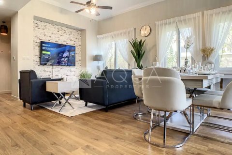 Vila di Serena, Dubai, UEA 3 kamar tidur, 257.9 m2 nomor 701927 - foto 2