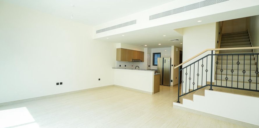 Villa à Dubai, EAU: 5 chambres, 144 m2 № 652031