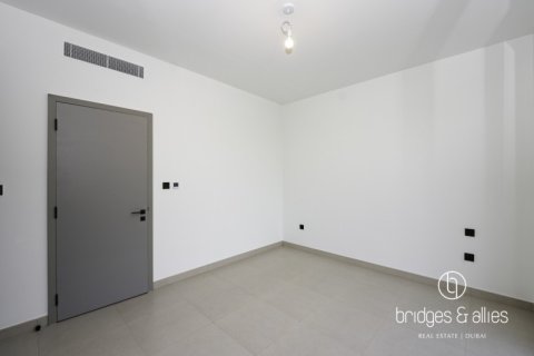 Villa en alquiler en Dubai, EAU 4 dormitorios, 220.5 m2 № 670081 - foto 9