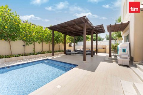 Villa till försäljning i Dubai, UAE 4 sovrum, 799 kvm Nr. 662407 - fotografi 6