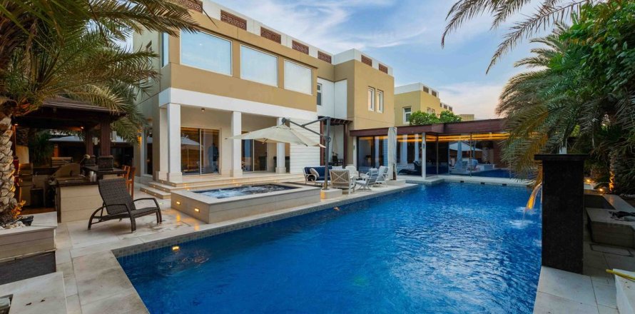 Villa à Dubai, EAU: 5 chambres, 799 m2 № 662407