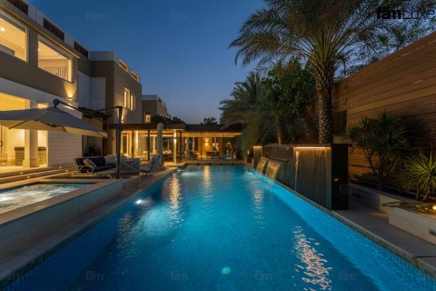 Villa à vendre à  Dubai, EAU 5 chambres, 799 m2 № 662407 - photo 2