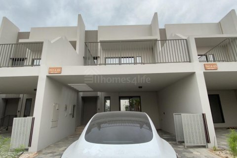 Зняти в оренду віллу в Мохаммед Бин Рашид Сити, Дубай, ОАЕ 3 спальні, 136м2, № 678620 - фото 2