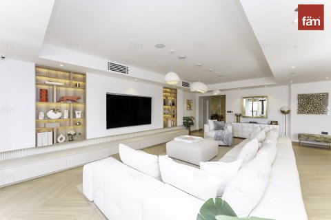 Townhouse in Palm Jumeirah, Dubai, UAE 3 bedrooms, 720.7 sq.m. № 648071 - photo 14