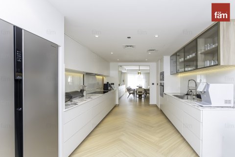 Townhouse in Palm Jumeirah, Dubai, UAE 3 bedrooms, 720.7 sq.m. № 648071 - photo 9