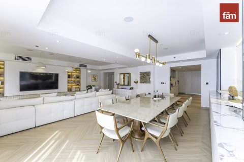 Townhouse in Palm Jumeirah, Dubai, UAE 3 bedrooms, 720.7 sq.m. № 648071 - photo 30