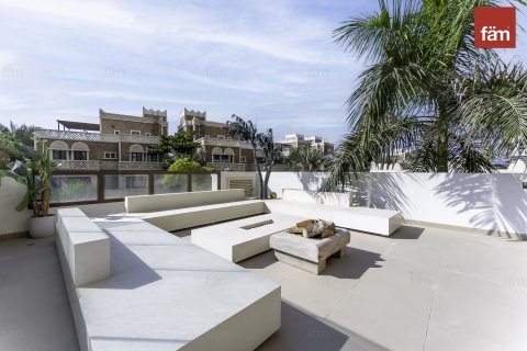 Townhouse in Palm Jumeirah, Dubai, UAE 3 bedrooms, 720.7 sq.m. № 648071 - photo 26
