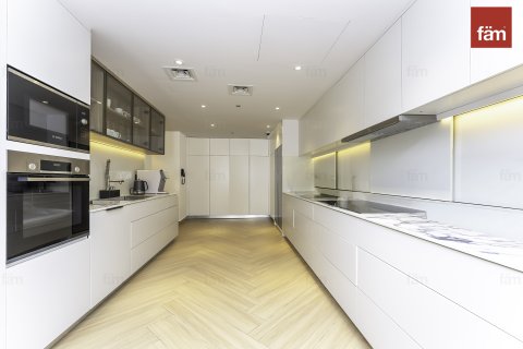 Townhouse in Palm Jumeirah, Dubai, UAE 3 bedrooms, 720.7 sq.m. № 648071 - photo 17