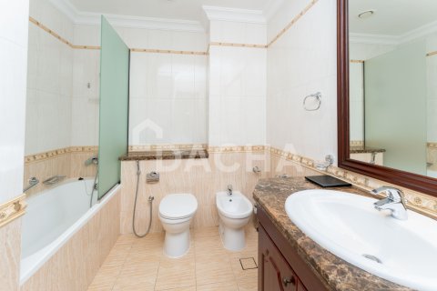 Apartamento en venta en Palm Jumeirah, Dubai, EAU 2 dormitorios, 166 m2 № 707852 - foto 16