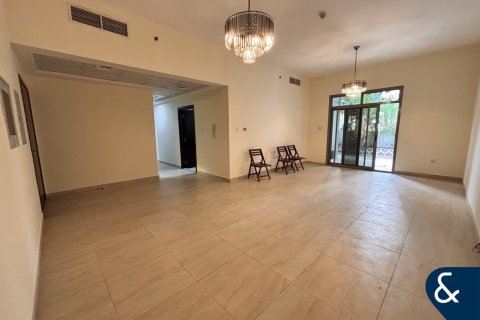 Apartmen di Al Furjan, Dubai, UAE 2 bilik tidur, 196 meter persegi № 668146 - foto 3